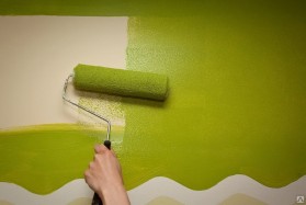 Окраска внутренних стен — дешевый и эффективный способ отделки